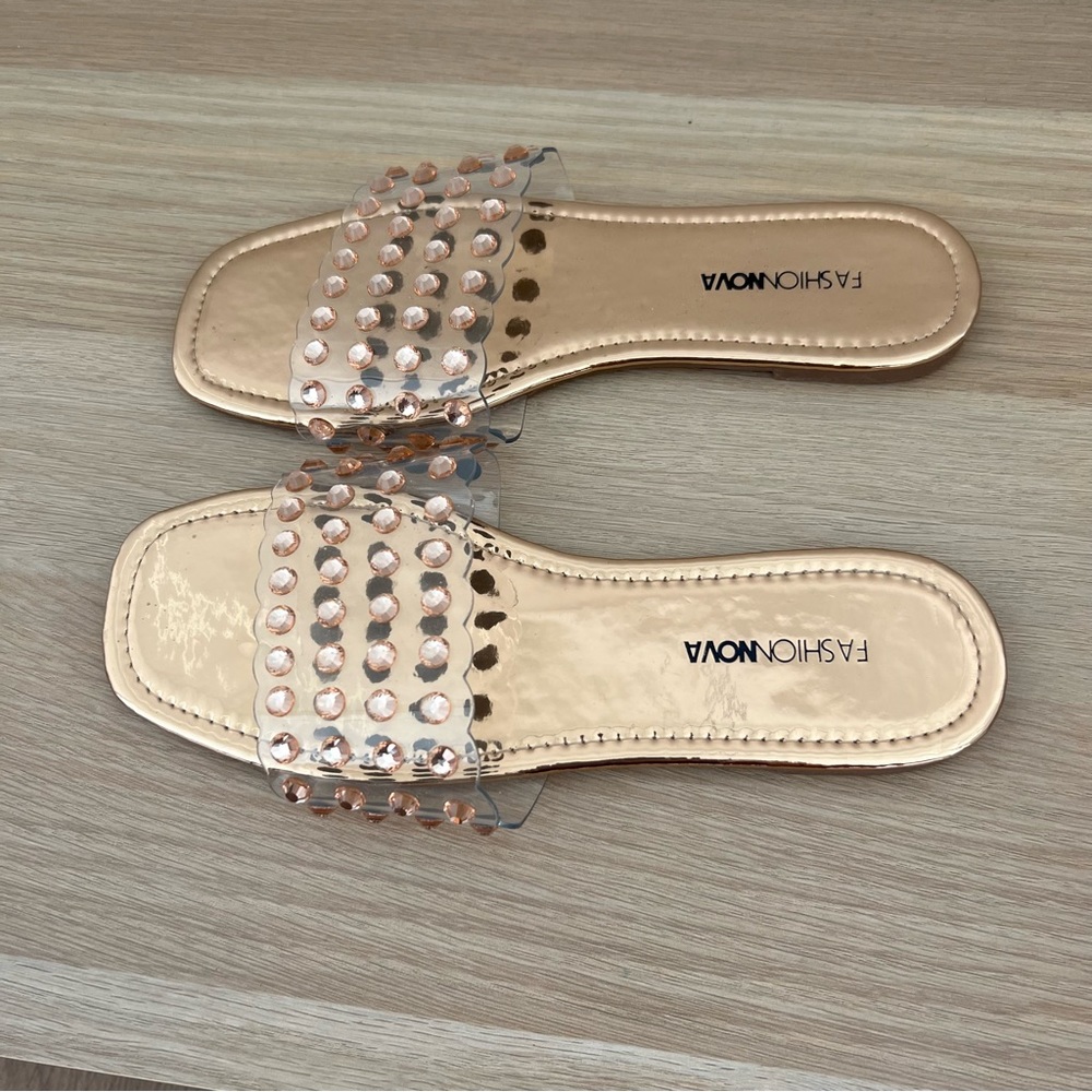 Fashion nova rose gold slides size 7